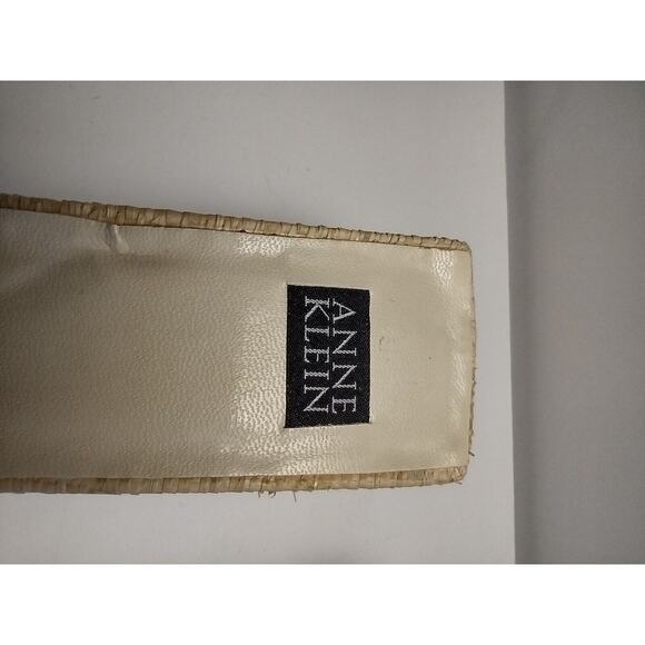 Anne Klein women's tan woven straw mule sandal shoes w Rose Button sz 6M US - Picture 5 of 5